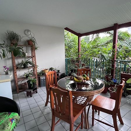 Appartement Les Abymes Exterior foto