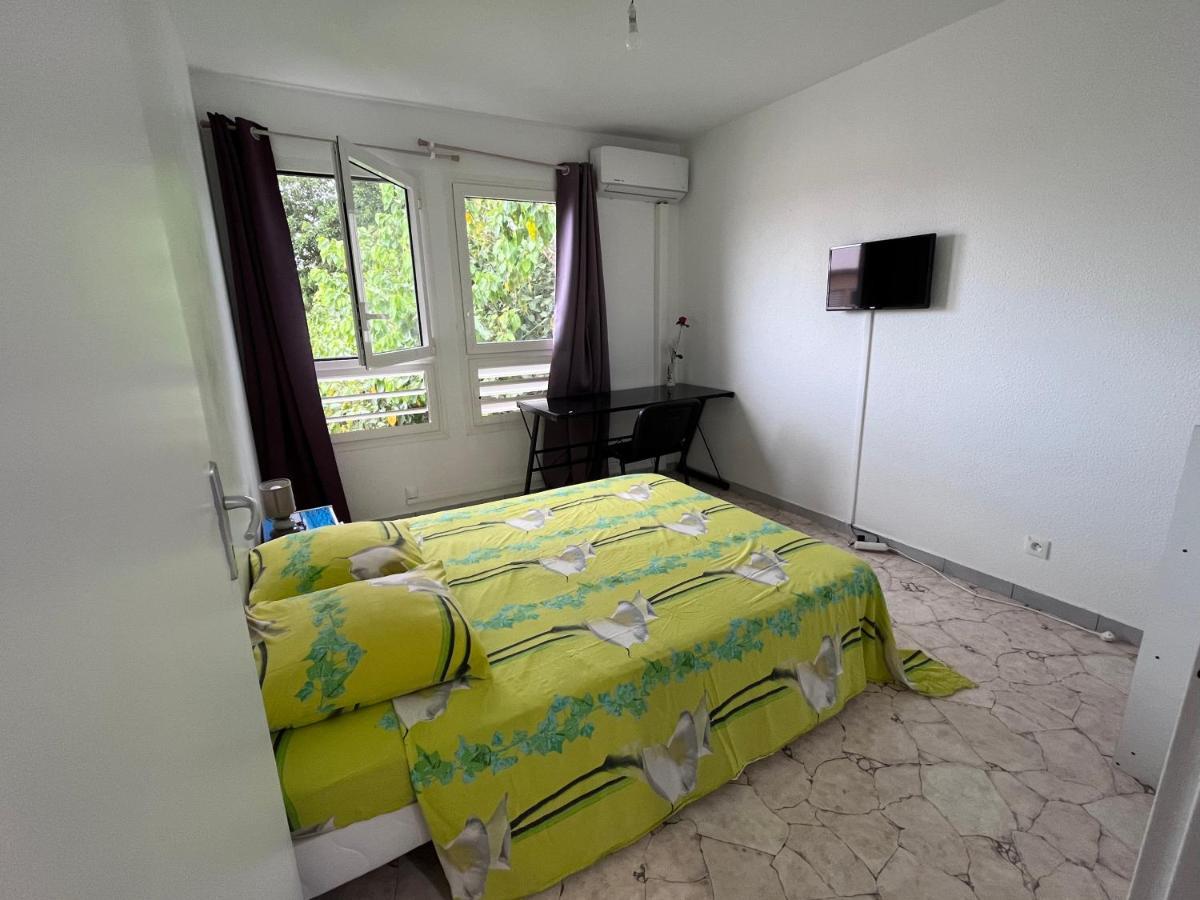 Appartement Les Abymes Exterior foto