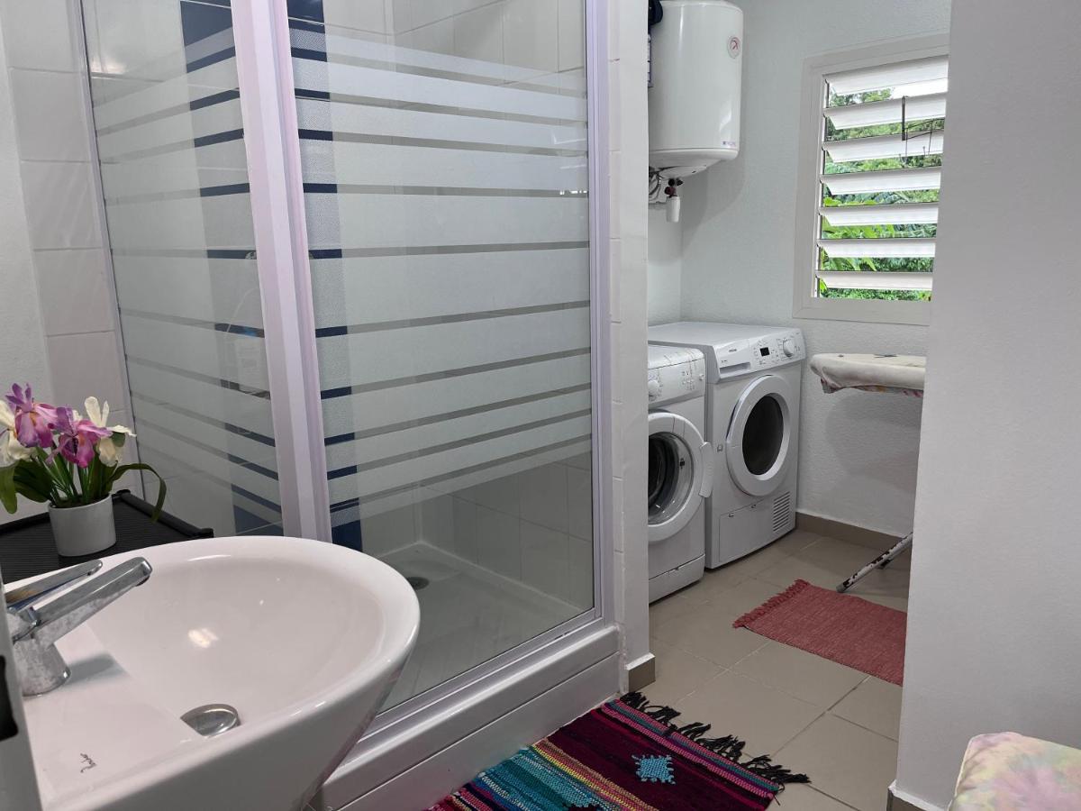 Appartement Les Abymes Exterior foto